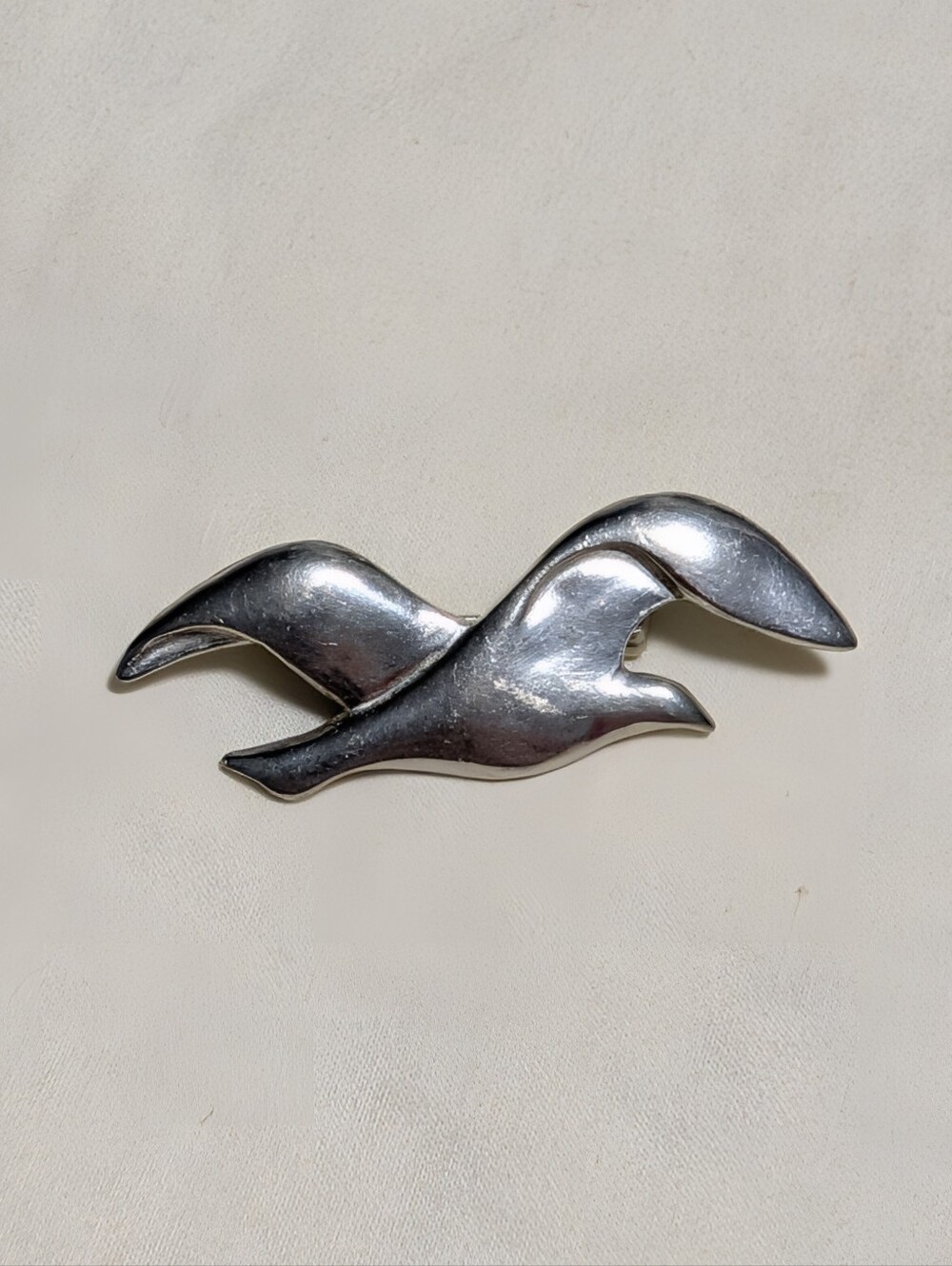 Pewter Canada Seagull Brooch 1990
